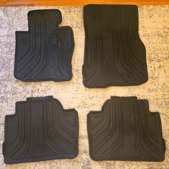 Authentic BMW 3 Series Rubber Mats like new - Picture 1 of 7